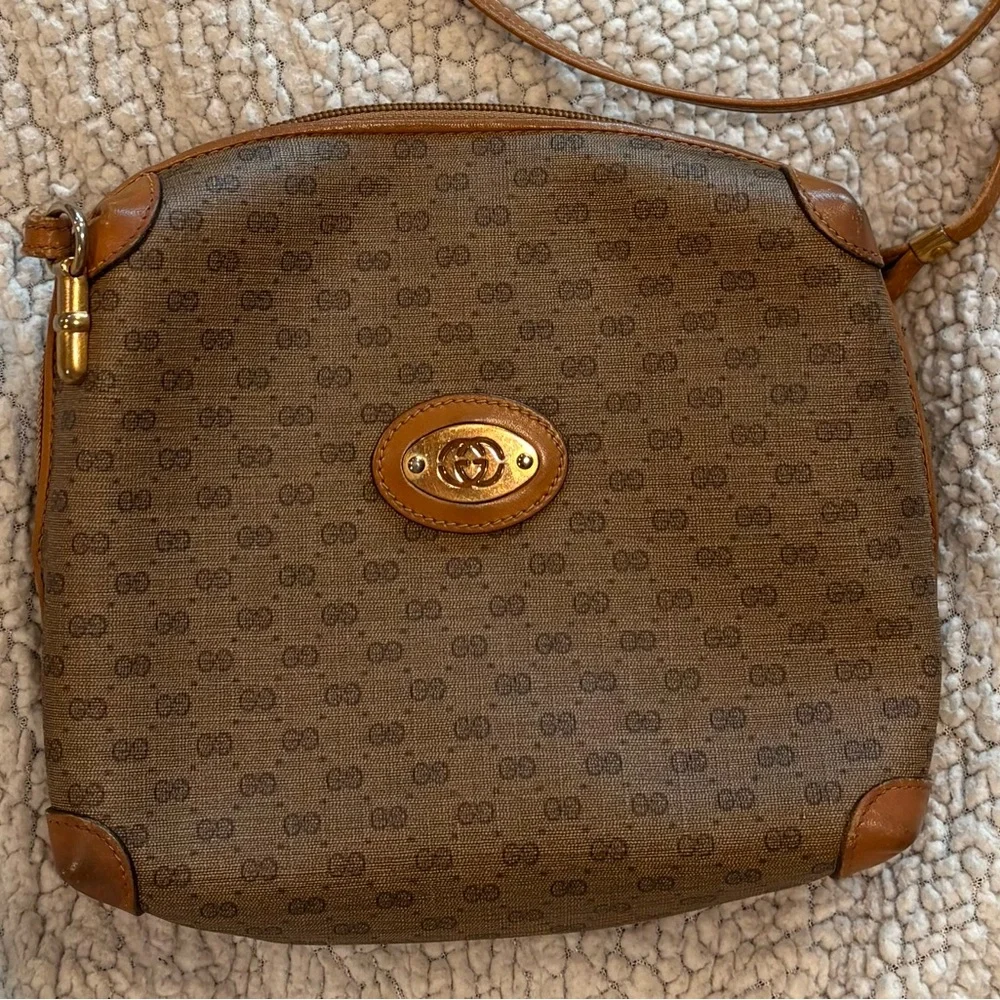 Authentic Vintage Gucci Crossbody Bag with Gold Accents - Picture 1 of 14